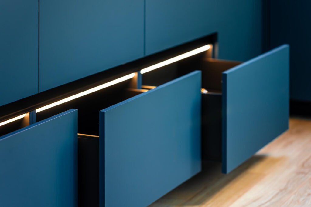 Why Builders Prefer Custom Cabinets for Luxury Projects